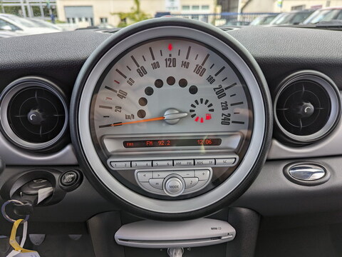 Mini II (R56)  1.6L Cooper 120ch