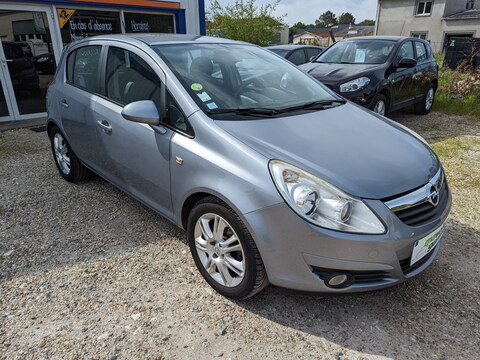 Opel Corsa IV 1.4 Twinport Cosmo BVA 5p