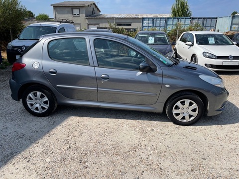 Peugeot 206 + 1.1l 60ch Trendy 5P Clim