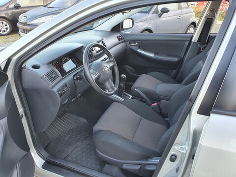 TOYOTA Corolla 1.6 16 110 SPORT LINE