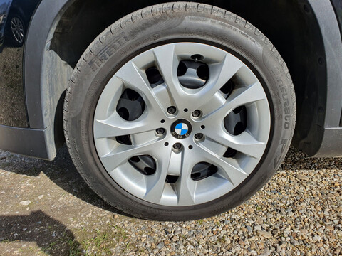 BMW X1 18d 143 xDrive Luxe + Attelage