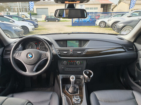 BMW X1 18d 143 xDrive Luxe + Attelage