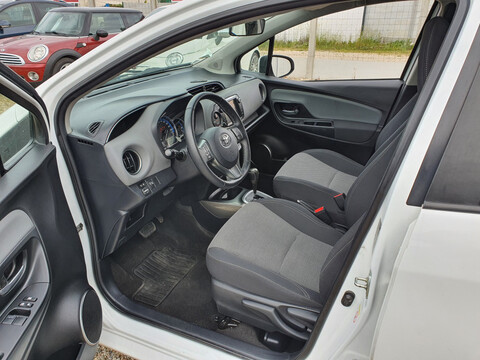 TOYOTA YARIS 1.5 100H DYNAMIC ZEN