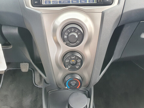 TOYOTA YARIS100 VVT-I COOL