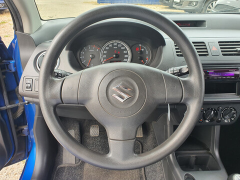 SUZUKI Swift 1.3 VVT 92 GL 5P