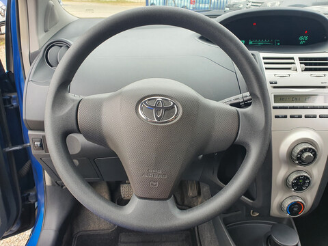 TOYOTA YARIS 1.0 VVTI 68CH LUNA 5P