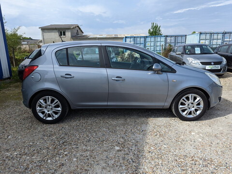 Opel Corsa IV 1.4 Twinport Cosmo BVA 5p