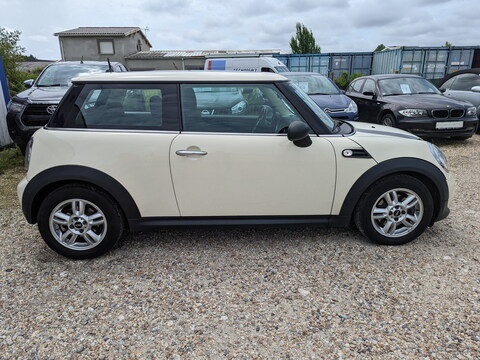 Mini II (R56) One  1.6L 98ch