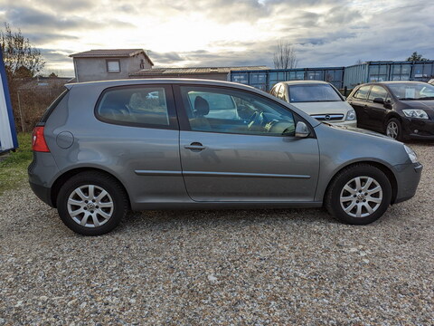 Volkswagen Golf V  1.6 102ch Confort 3p