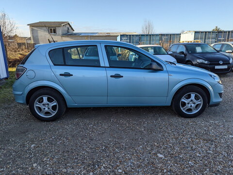 Opel Astra III  1.4 Twinport 90 Enjoy 5P