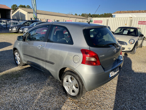 TOYOTA YARIS1.3 VVTI 87 LUNA PACK 3P