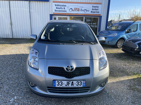 TOYOTA YARIS1.3 VVTI 87 LUNA PACK 3P