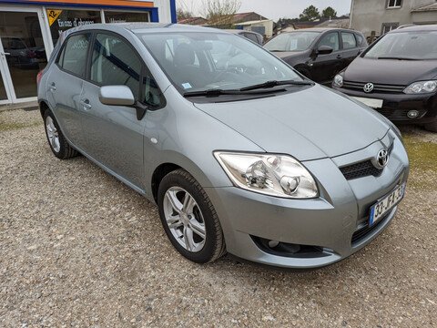 TOYOTA AURIS1.6L VVTI 132 DYNAMIC