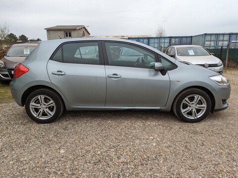 TOYOTA AURIS1.6L VVTI 132 DYNAMIC