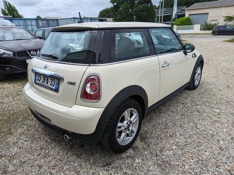 Mini II (R56) One  1.6L 98ch