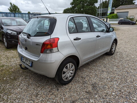 Toyota Yaris II  69 VVT-i 5p