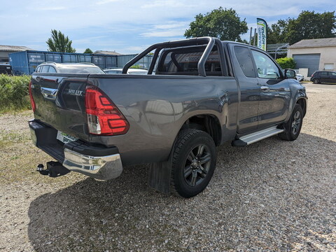 Toyota Hilux VIII  2.8 D-4D X-Tra Cabine Légende 4WD