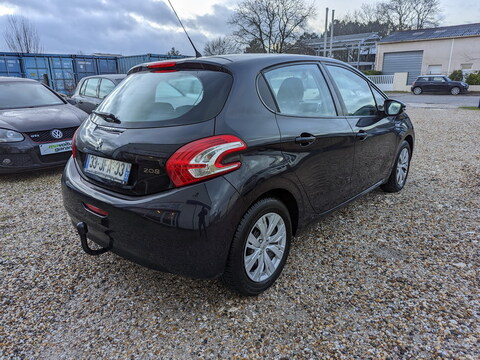 Peugeot 208  1.2 VTi Active 5p + Attelage