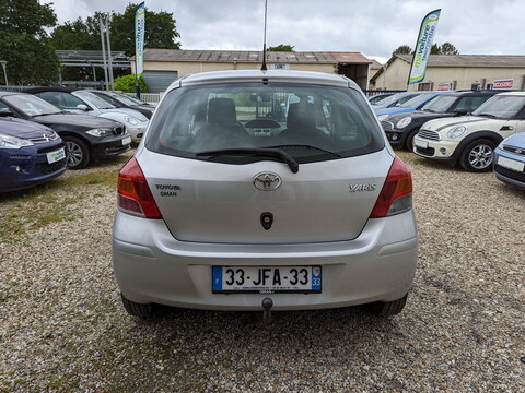 Toyota Yaris II  69 VVT-i 5p