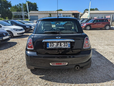 Mini II (R56) One + Options  1.6L 98ch