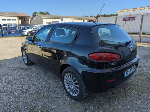 Alfa-Romeo 147  1.6 120ch Distinctive 5p