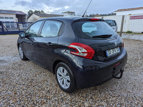 Peugeot 208  1.2 VTi Active 5p + Attelage