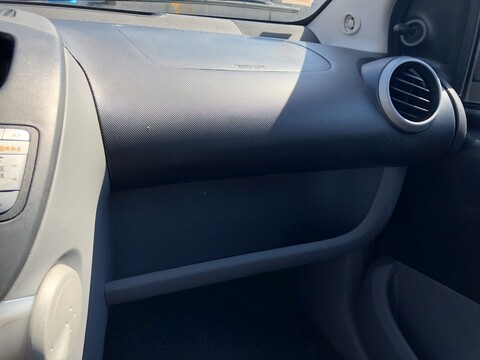 TOYOTA AYGO 1,0 VVT-i Sport