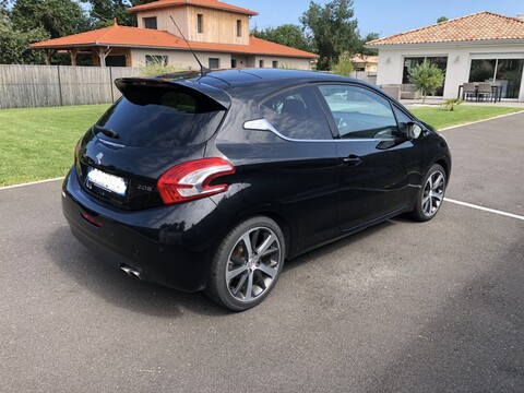 PEUGEOT 208 1,6 THP - 155ch FELINE