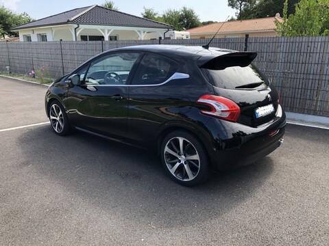 PEUGEOT 208 1,6 THP - 155ch FELINE