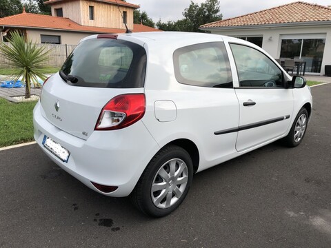 RENAULT CLIO 1,5 DCi - 75ch Société (2 places)