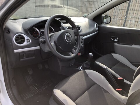 RENAULT CLIO 1,5 DCi - 75ch Société (2 places)