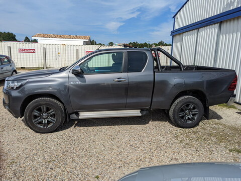 Toyota Hilux VIII  2.8 D-4D X-Tra Cabine Légende 4WD