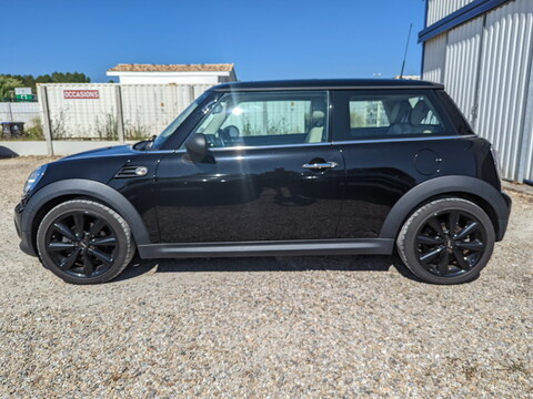 Mini II (R56) One + Options  1.6L 98ch