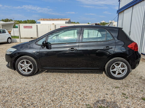 Toyota Auris  1.4l 97 VVT-i Sol 5p