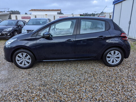 Peugeot 208  1.2 VTi Active 5p + Attelage