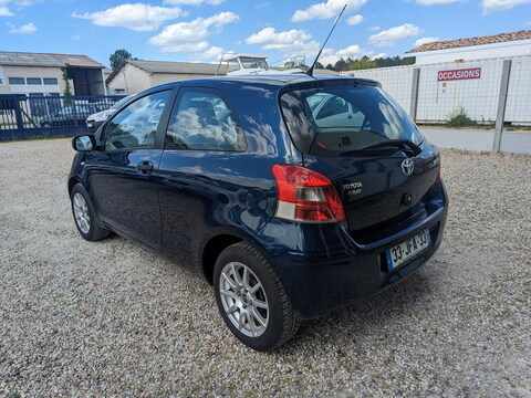 Toyota Yaris II  69 VVT-i Cool 3p