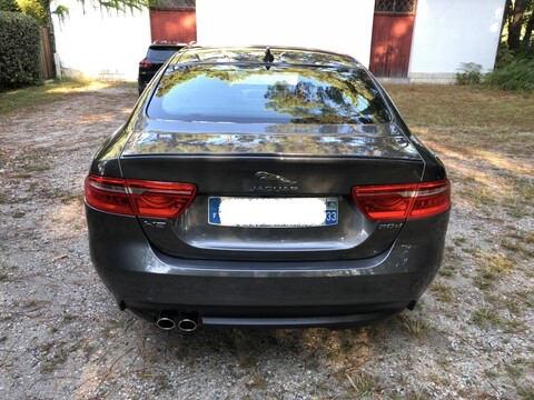 JAGUAR XE 2,0D - 180ch R-Sport A