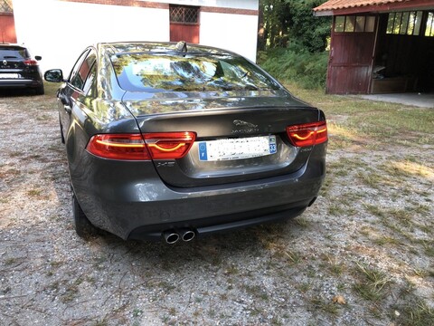 JAGUAR XE 2,0D - 180ch R-Sport A