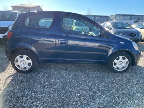 Toyota Yaris85 VVT-i Luna 3p + Attelage