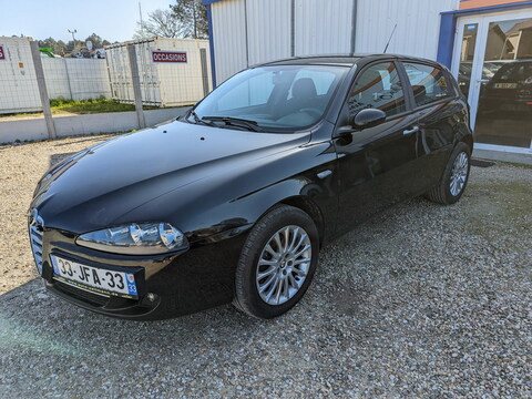 Alfa-Romeo 147  1.6 120ch Distinctive 5p