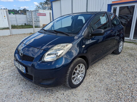 Toyota Yaris II  69 VVT-i Cool 3p