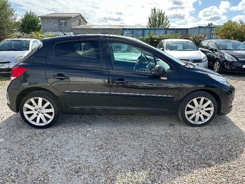 Peugeot 207  1,6L HDi 112ch FAP SPORTIUM