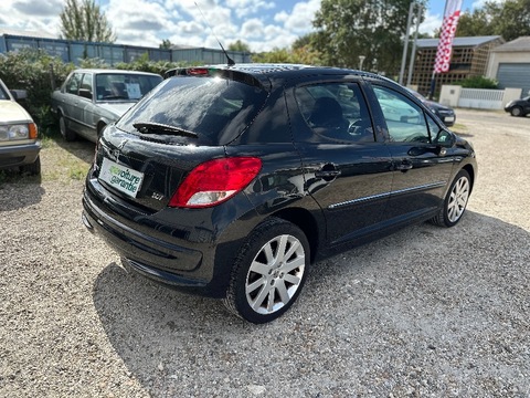 Peugeot 207  1,6L HDi 112ch FAP SPORTIUM