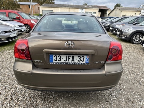 Toyota Avensis II  130 VVT-i Terra 5p