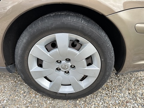 Toyota Avensis II  130 VVT-i Terra 5p