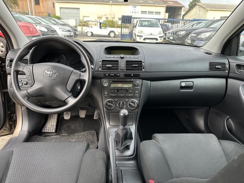 Toyota Avensis II  130 VVT-i Terra 5p