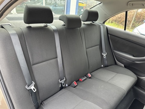 Toyota Avensis II  130 VVT-i Terra 5p