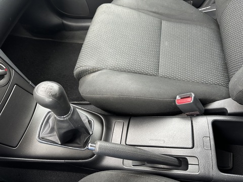 Toyota Avensis II  130 VVT-i Terra 5p