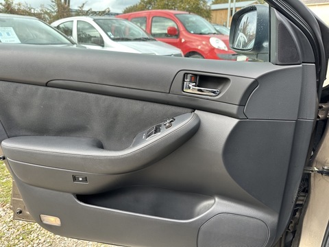 Toyota Avensis II  130 VVT-i Terra 5p