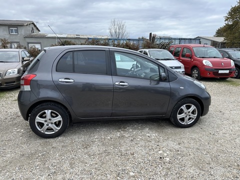 Toyota Yaris II  100 VVT-i Excelia Pack 5p